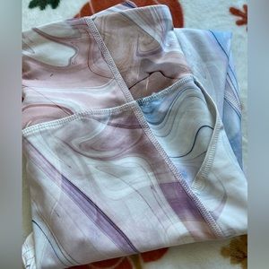 Old Navy kids leggings with pockets never worn Great quality!!🤍🤍